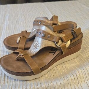 Euc Otbt Leather Wedge Sandels Size 6